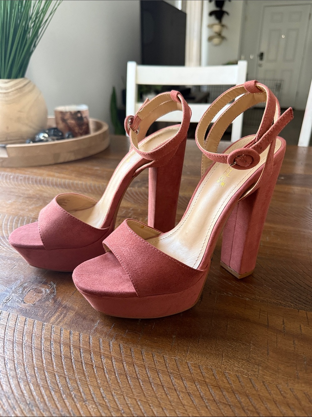 Shoe Dazzle Rose Suede Platform Block Heels with Ankle Strap